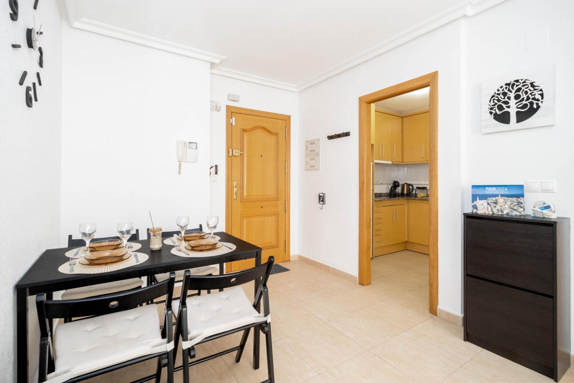 Relax Apartment Torrevieja Bagian luar foto